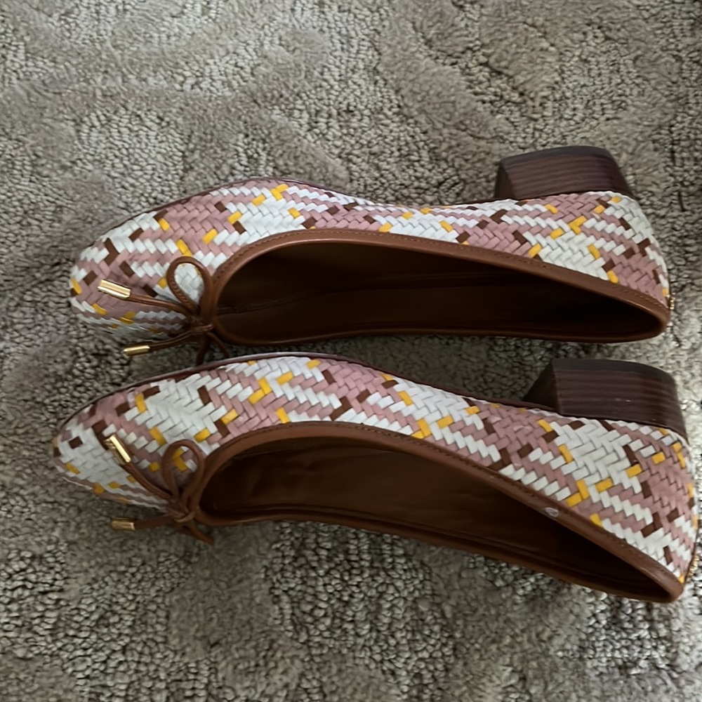 Tory Burch Woven flats. Size 6 - Picture 3 of 7